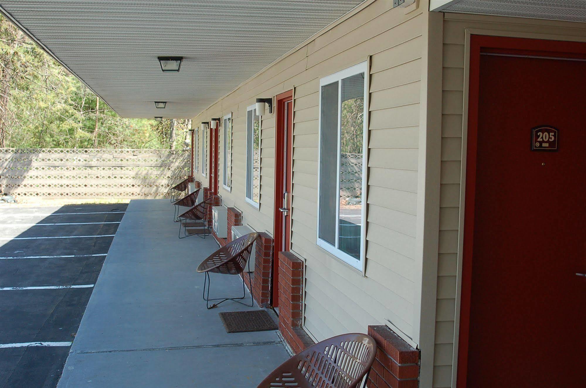 Budgetel Inn Glens Falls-Lake George-Saratoga Exterior foto